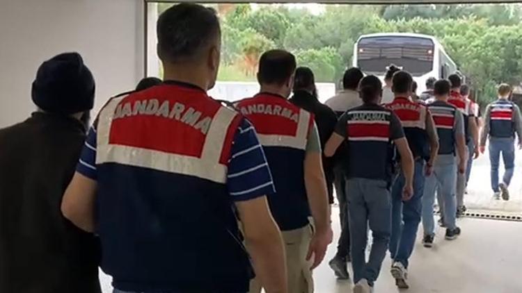 İzmir'de DEAŞ operasyonu: 11 şüpheliden 8'i tutuklandı