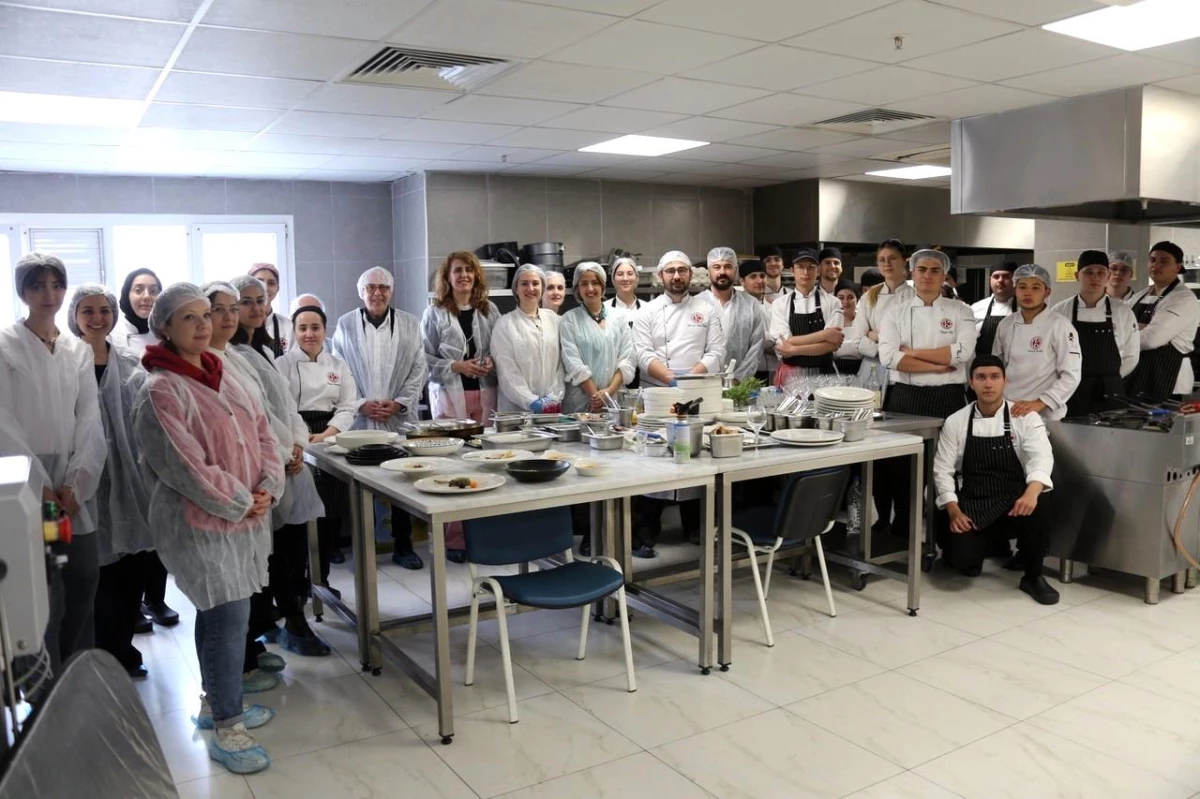 İzmir'de Mutfak Sanatları ve Tasarım Sempozyumu Gerçekleştirildi