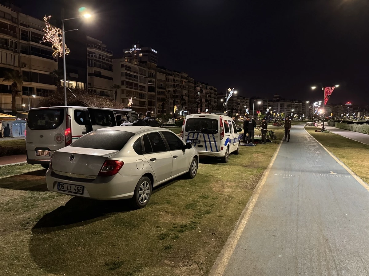 İzmir'de Sahil Yolunda Ölü Bulundu