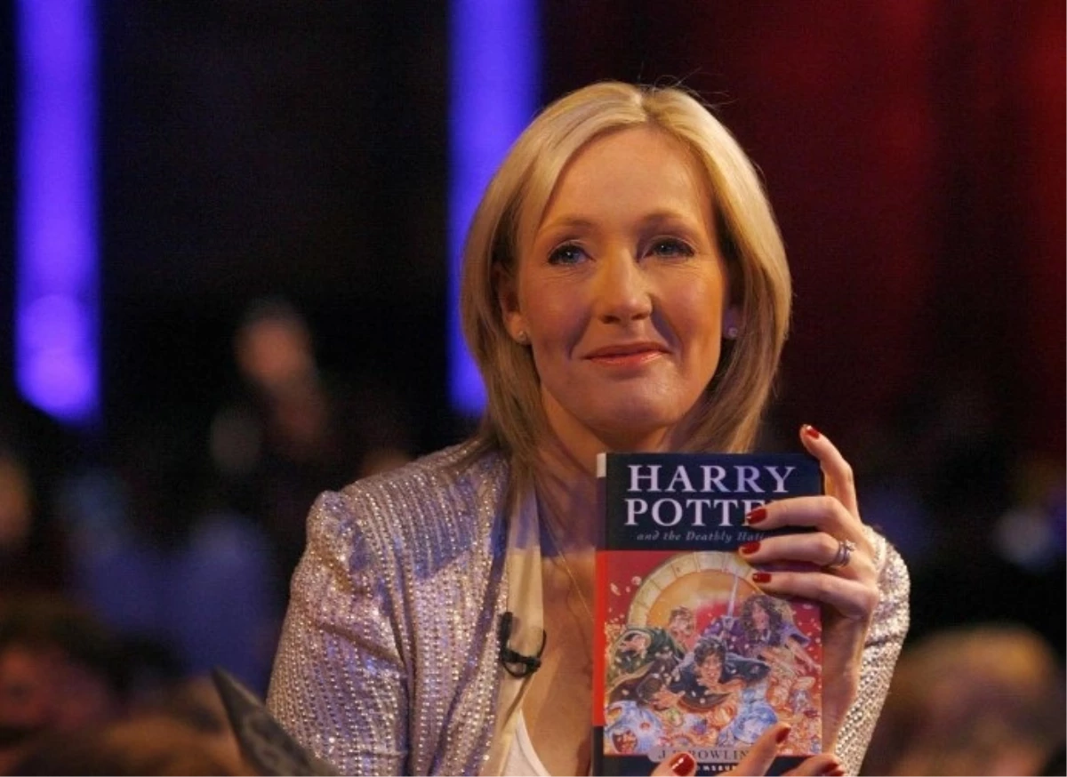 JK Rowling, İskoçya'nın nefret suçu yasasını eleştirdi ve polise kendisini tutuklama çağrısı yaptı