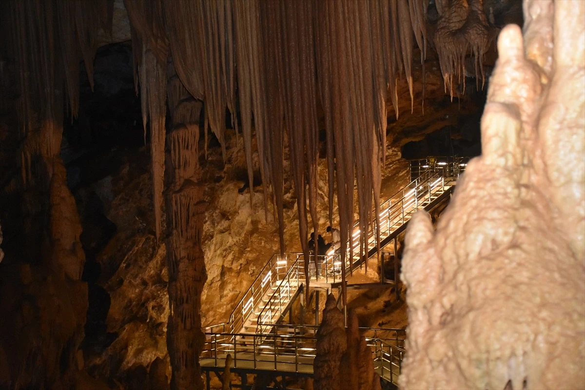 Karaca Mağarası'nda Yeni Turizm Sezonu Başladı