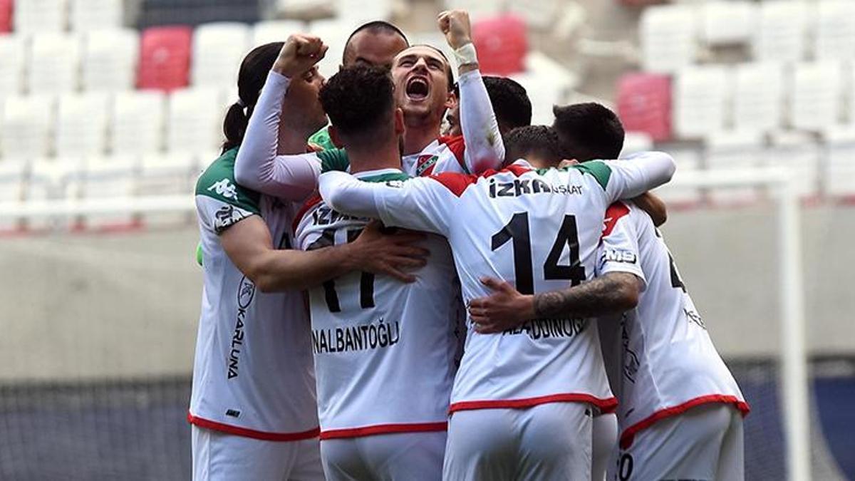 Karşıyaka sahasında farka gitti! Karşıyaka-Efeler 09 SFK maç sonucu: 6-0