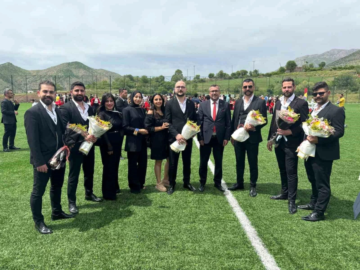 Kayseri Talas Gençlik Merkezi, Batman'daki İlkokul Öğrencilerine Zeybek Öğretti