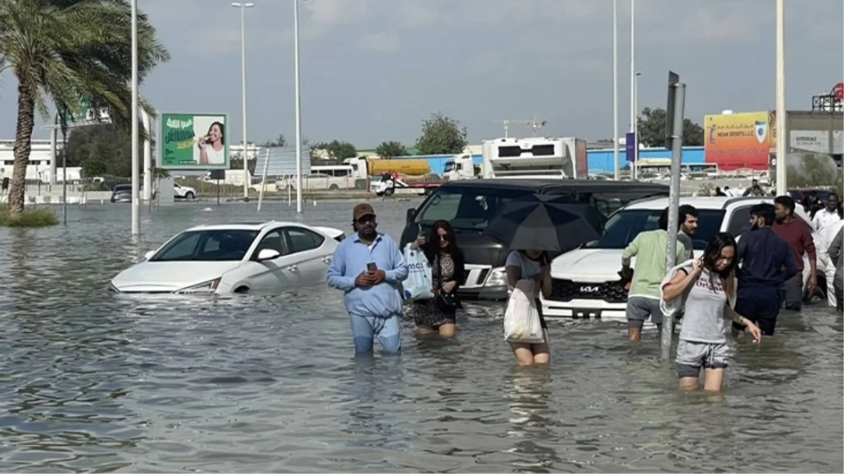 Körfez ülkelerinde sel! Umman'da 20, Birleşik Arap Emirlikleri'nde 1 kişi hayatını kaybetti