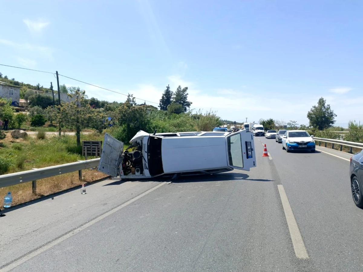 Manavgat'ta otomobil kazası: 1 kişi yaralandı