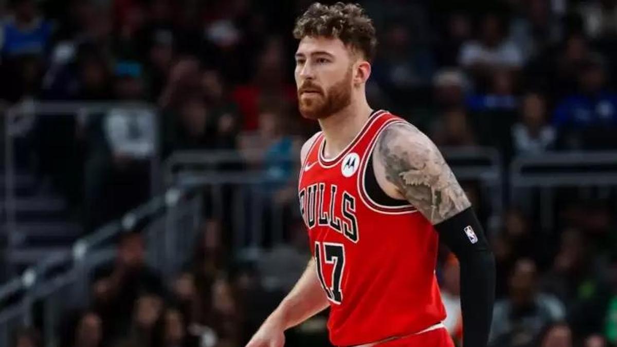 NBA takımı Chicago Bulls'un oyuncusu Onuralp Bitim sezonu kapattı!