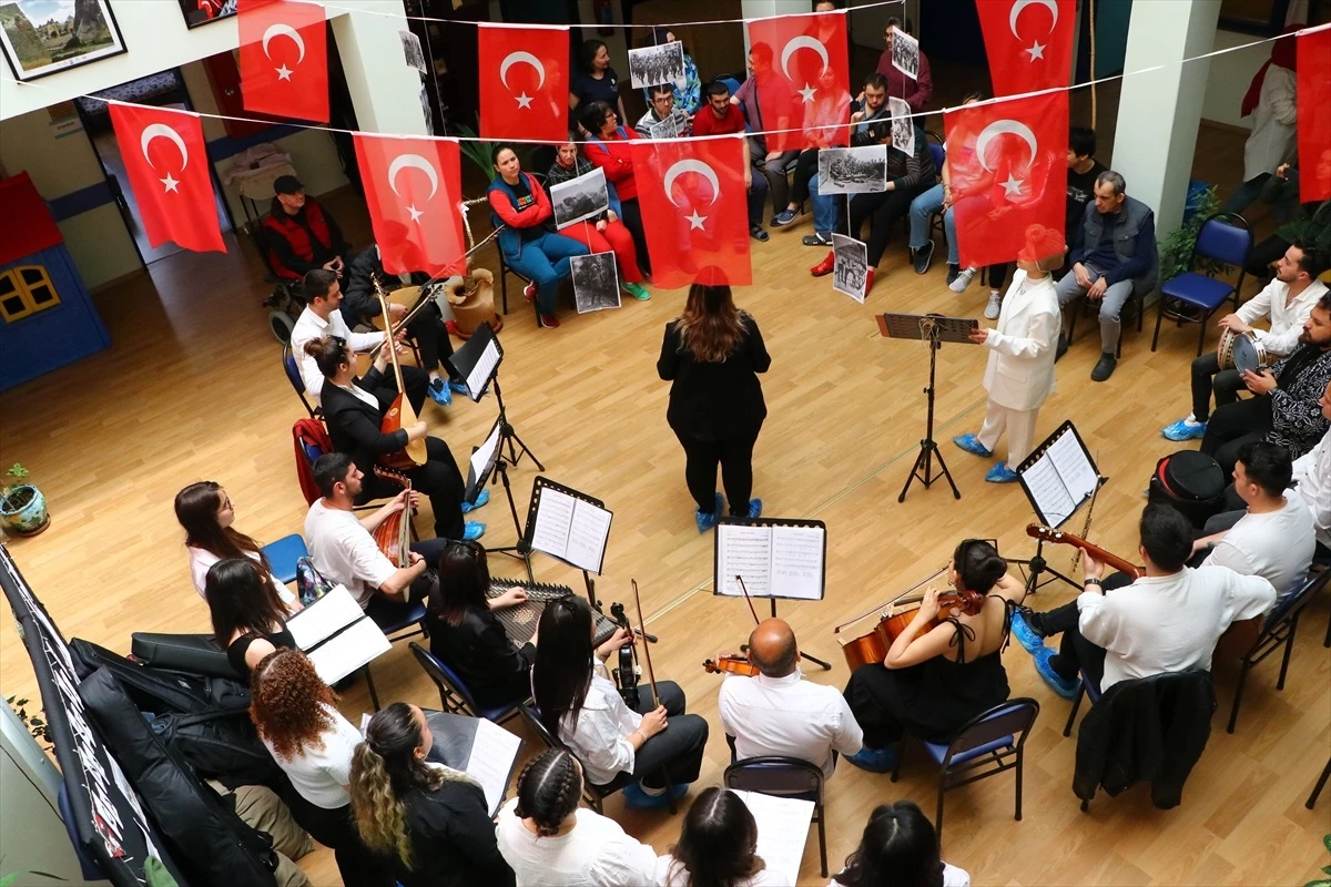 NKÜ Türk Müziği Devlet Konservatuvarı öğrencileri özel çocuklara müzik dinletisi sundu