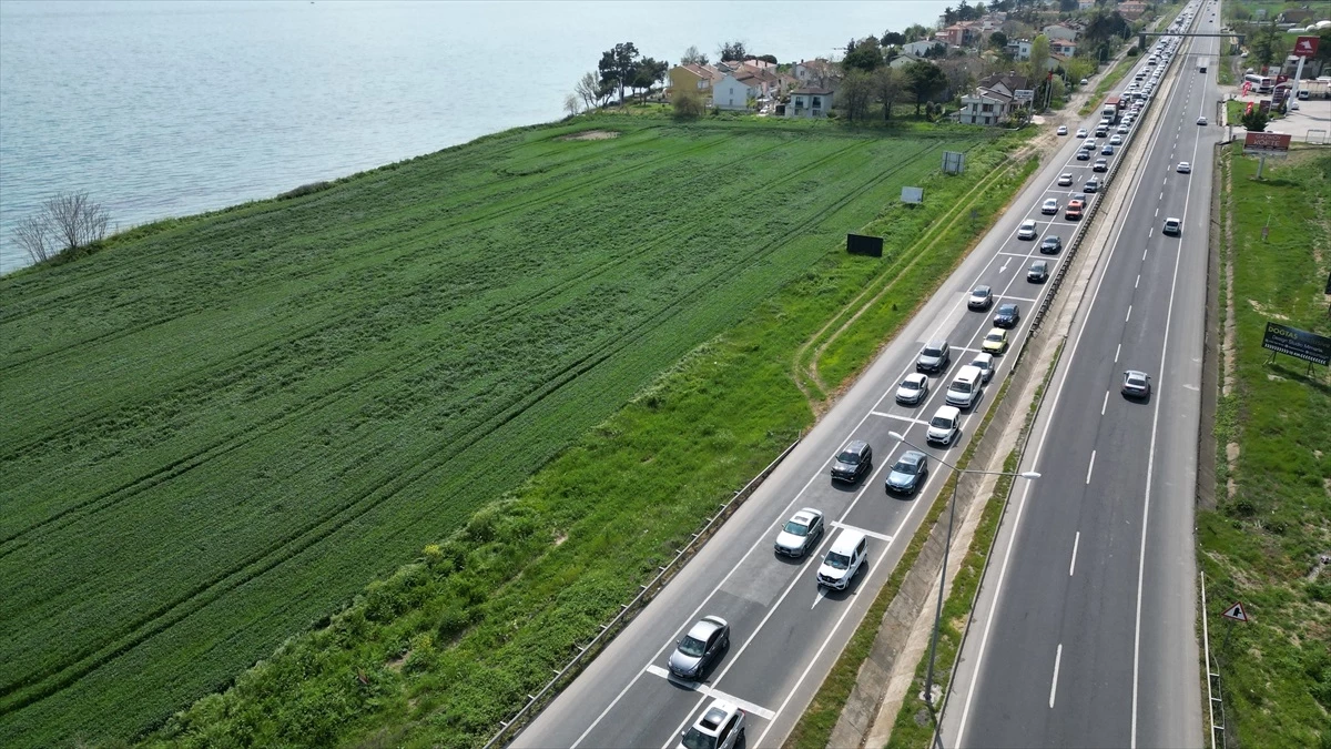 Ramazan Bayramı tatilcileri Tekirdağ-İstanbul yolunda trafik yoğunluğu yaşadı