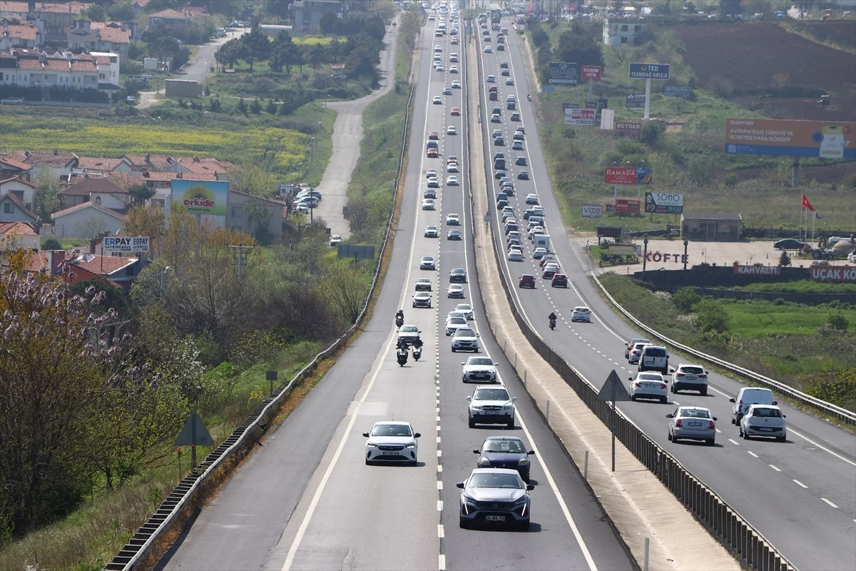 Ramazan Bayramı Tatilcileri Tekirdağ-İstanbul Yolunda Trafik Yoğunluğu Yaşadı