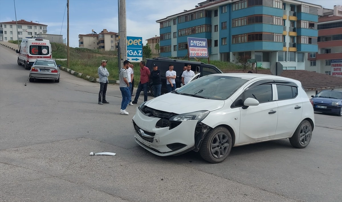 Safranbolu'da Otomobil Çarpışması: 1 Yaralı