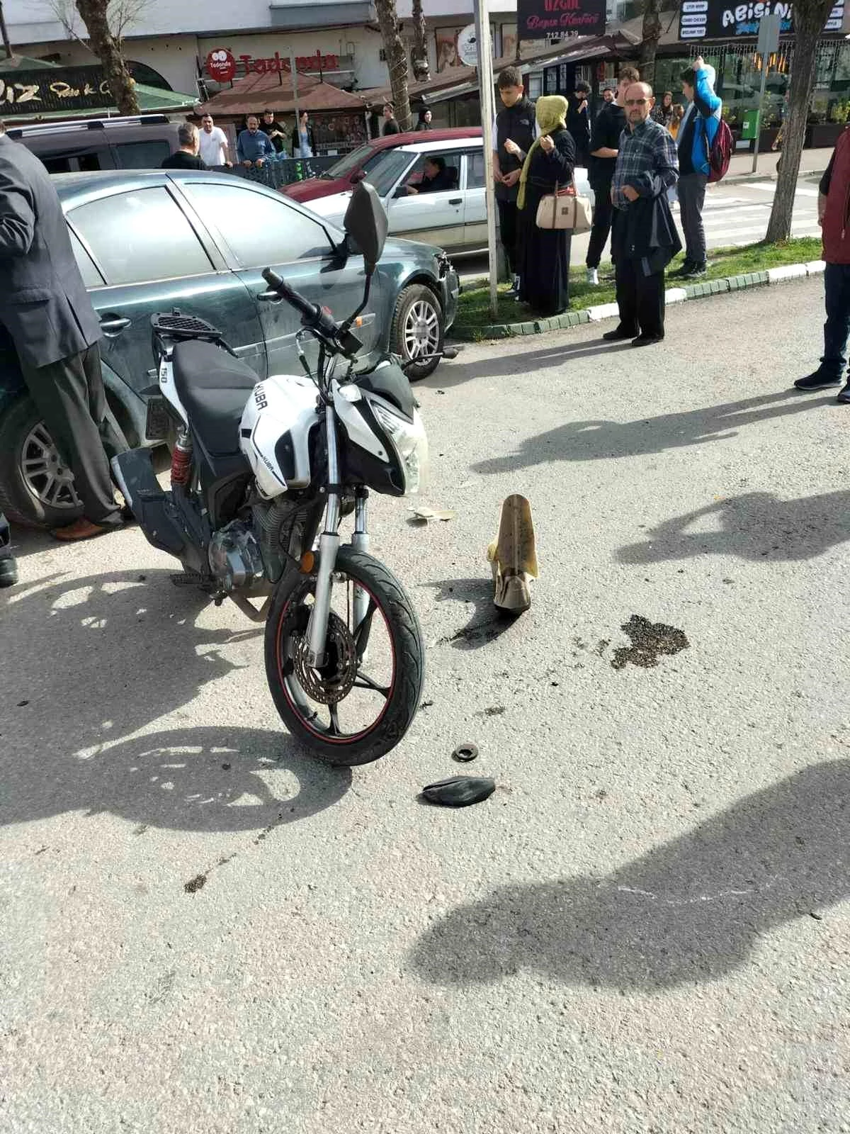 Safranbolu'da Otomobil ile Motosiklet Çarpıştı: 2 Yaralı