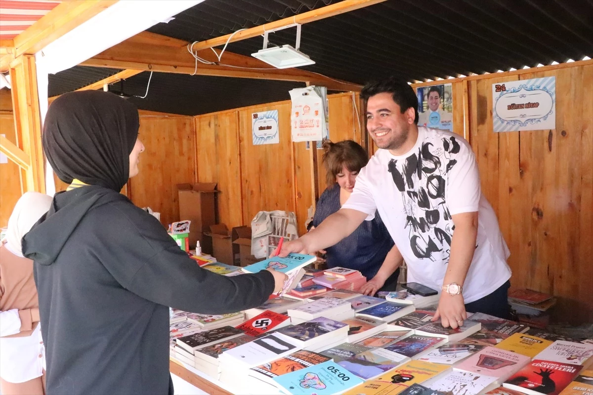 Siirt'te 9. Kitap Fuarı Yazarlarla Devam Ediyor