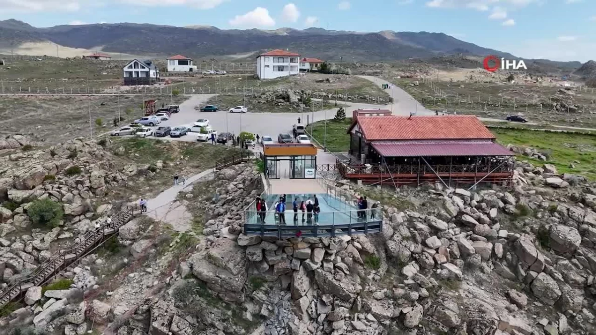 Tarihi mekanda bozlak türküleri yankılandı