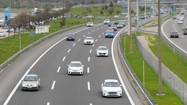 Tatilcilerin dönüş yolculuğu başladı: Bolu geçişinde akıcı yoğunluk