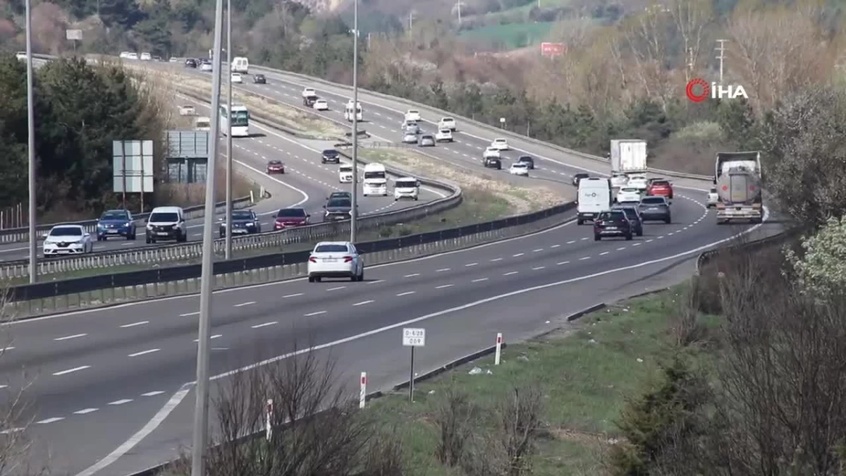 Tatilin son gününde TEM'in Bolu geçişinde trafik akıcı