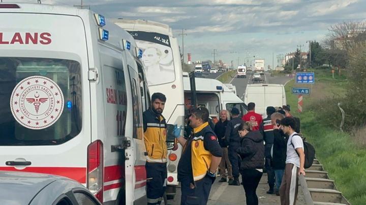 Tekirdağ'da fabrika servisi ile askeri personel servisi çarpıştı: 16 yaralı
