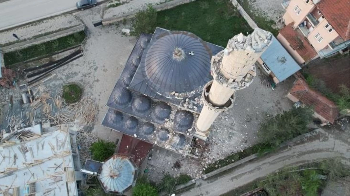 Tokat'ta 5.6'lık depremin izleri gün ağarınca ortaya çıktı