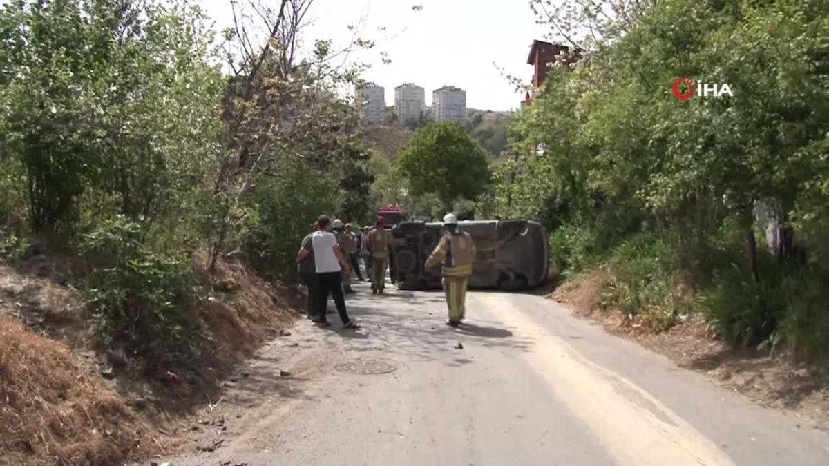 Ümraniye'de el freni çekilmeyen otomobil takla attı