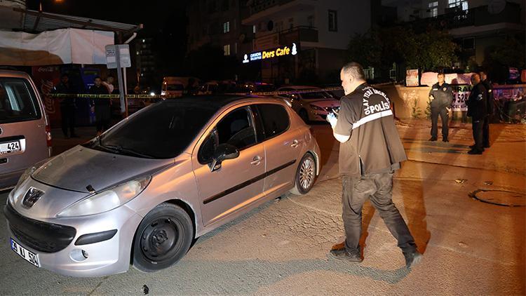 Üniversiteli genç kız otomobiline binerken tabancayla ayağından vuruldu; olay yerinde 15 adet boş kovan bulundu