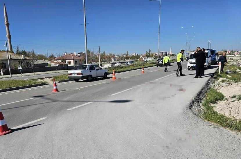 Yolun karşısına geçmeye çalışırken otobüs çarptı, feci şekilde can verdi