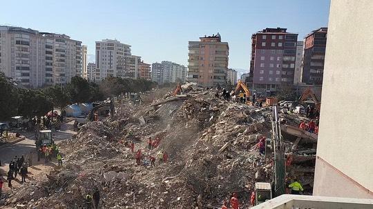 150 kişinin öldüğü Palmiye Sitesi'nin zemin etüdü göz kararıyla yapılmış