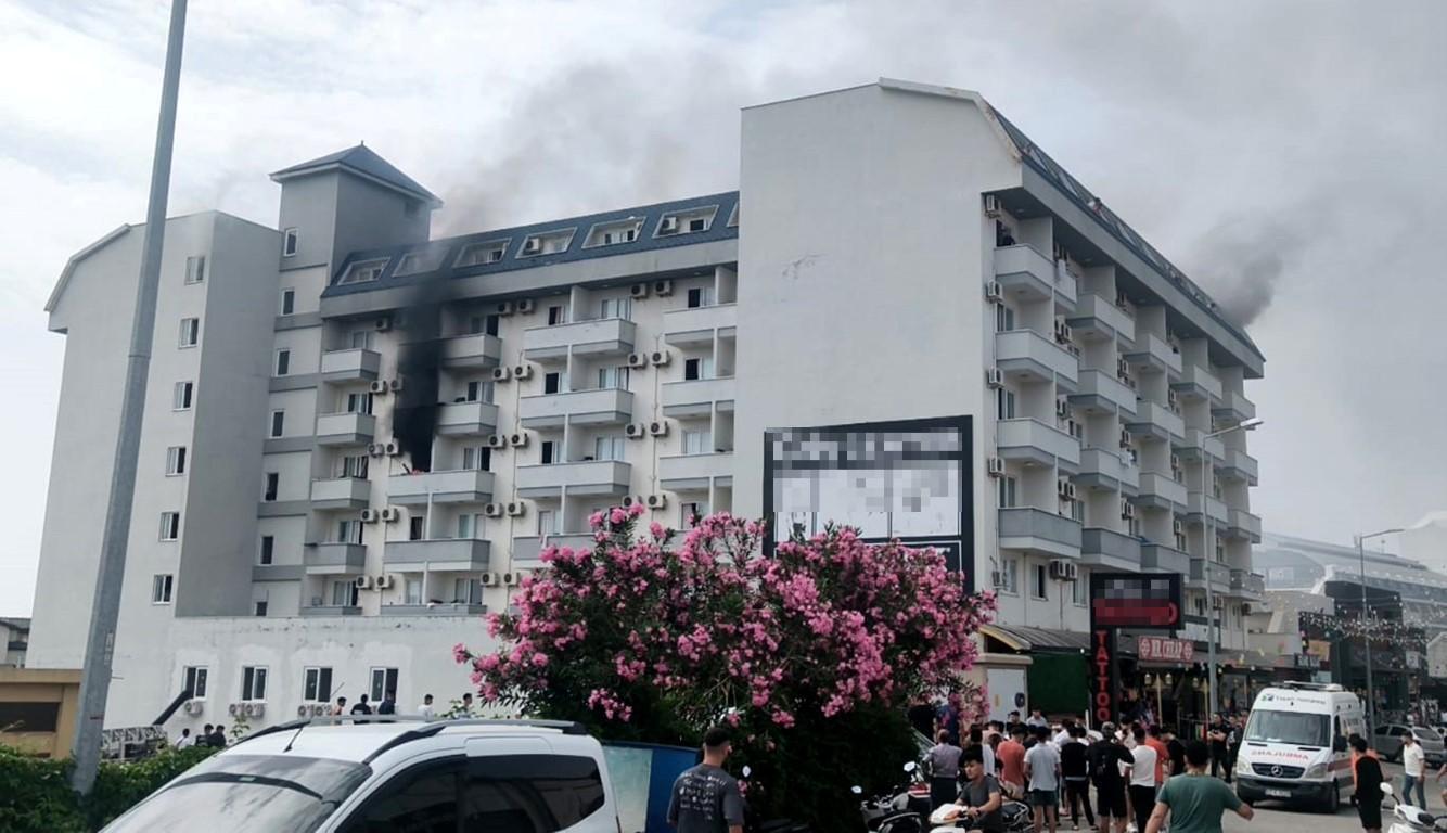 Antalya'da otel lojmanında yangın