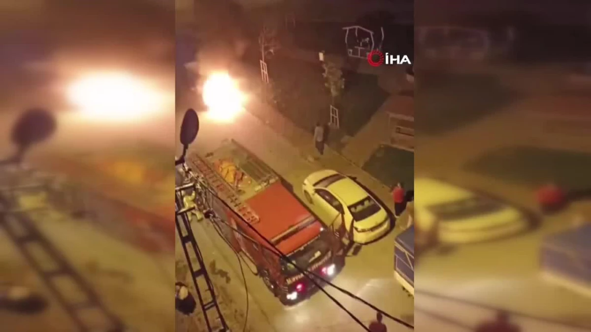 Arnavutköy'de park halindeki otomobil alev topuna döndü
