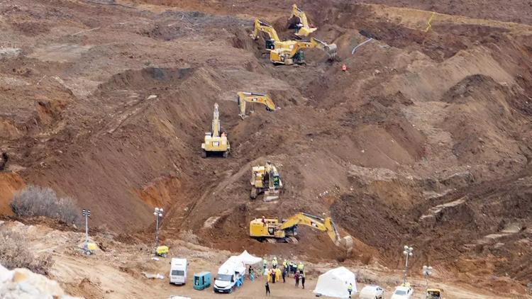 Bakan Bayraktar açıkladı: İliç'teki maden faciasında 2 işçinin daha cansız bedenine ulaşıldı