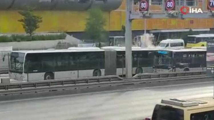 Beylikdüzü’nde metrobüs arızası