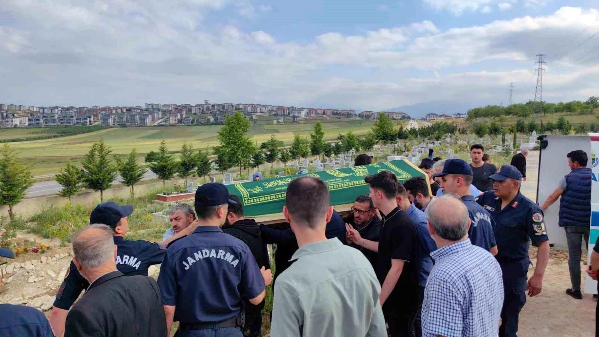 Burdur'da Otomobil-Kamyonet Çarpışması: 3 Ölü, 2 Yaralı