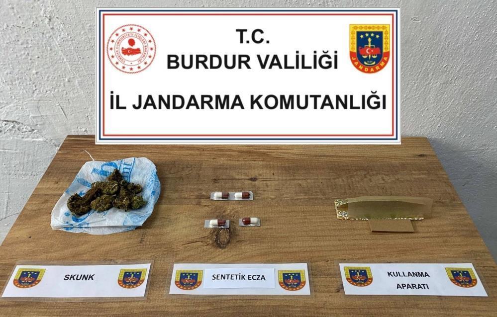 Burdur’da kaçakçılık ve uyuşturucu operasyonları: 7 şüpheli tutuklandı