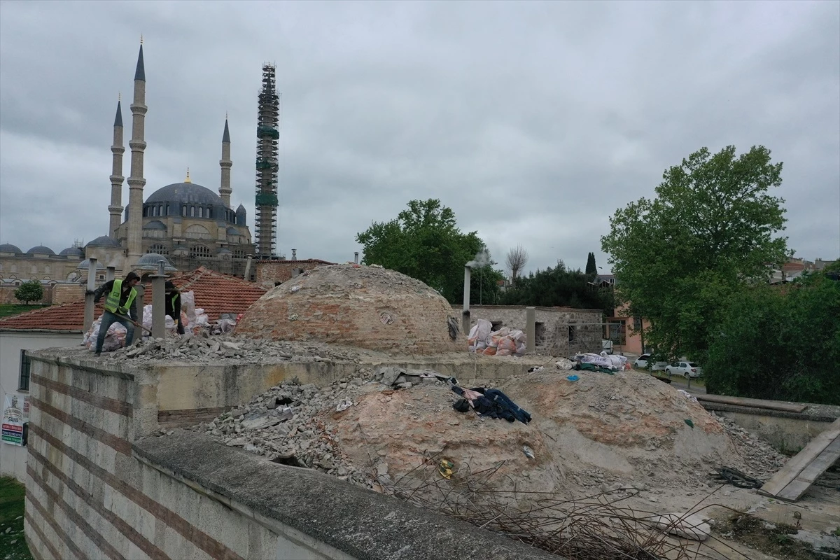 Edirne'deki Mezit Bey Hamamı'nda Restorasyon Çalışmaları Devam Ediyor