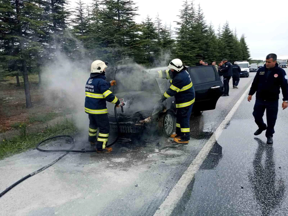 Eskişehir'de Otomobil Yangını Kontrol Altına Alındı