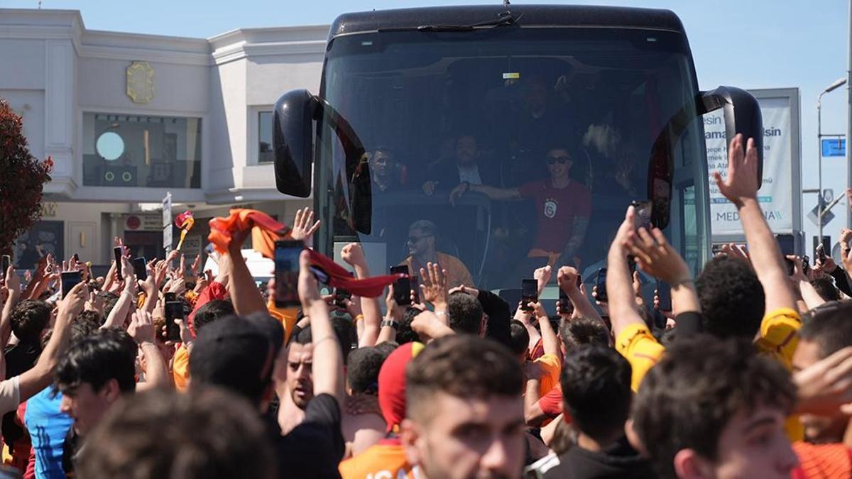 Galatasaray'da şampiyonluk için son engel! Taraftarından özür dilemek istiyor...