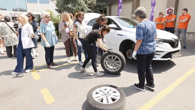 Kadın eli ‘lastiğe’ de değdi