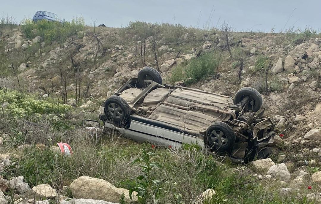 Kütahya'da otomobil şarampole devrildi! 3 kişi yaralandı