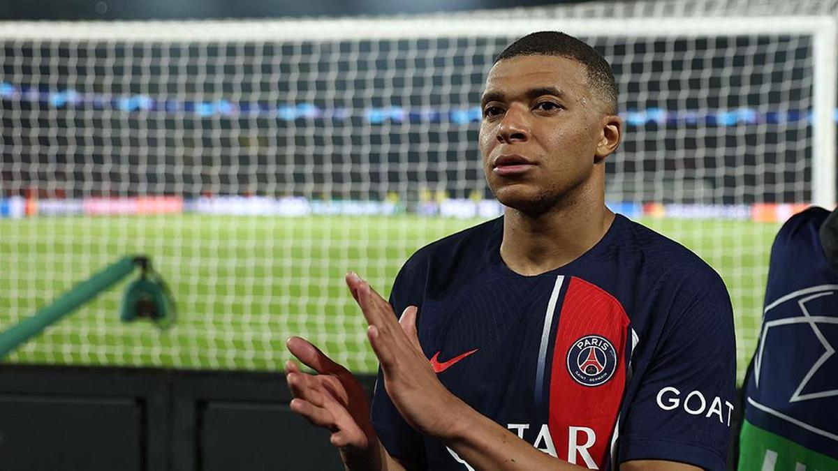 Kylian Mbappe, PSG'den ayrılacağını resmen açıkladı!