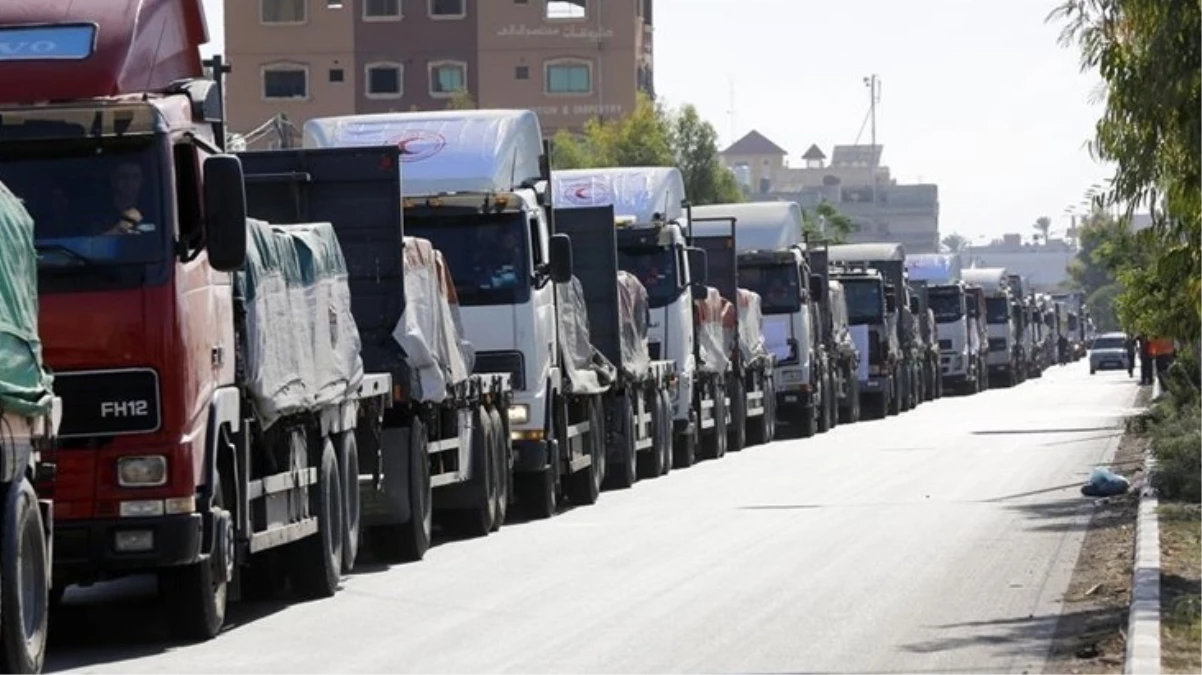 Mısır'dan Gazze'ye yardım tırları geçişine izin verildi