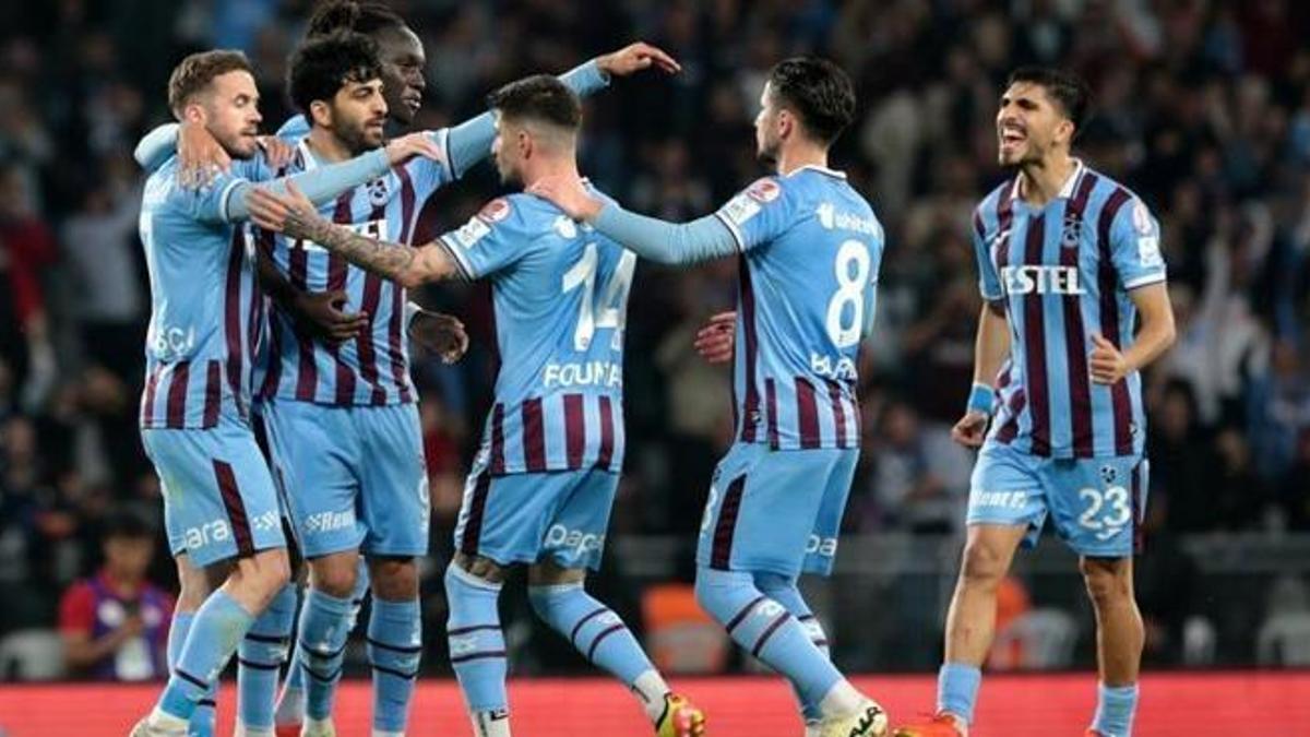 Olimpiyat Stadı'ndaki 4 gollü maç sonrası övgü yağdırdılar! 'Trabzonspor rakibini sürklase edip hezimete uğrattı'