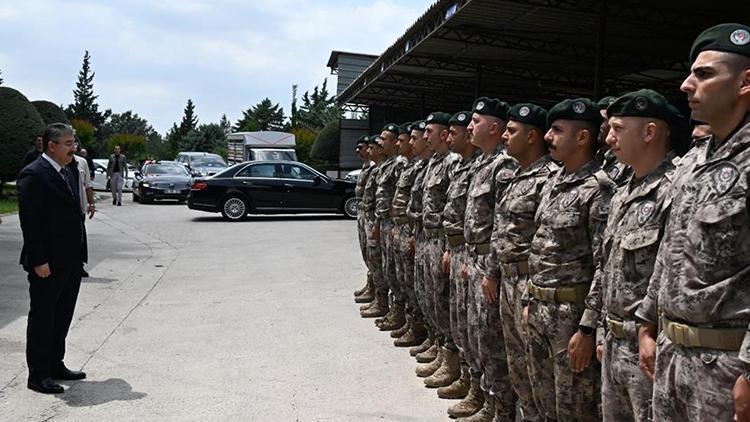 Suriye'de görev yapacak olan özel harekat timleri dualarla uğurlandı