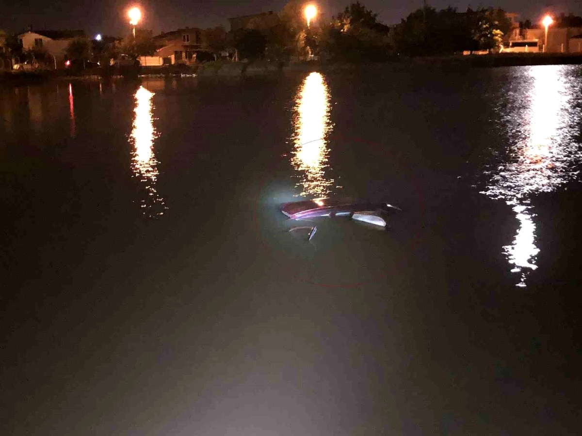 Tekirdağ'da Otomobil Gölete Uçtu, Sürücü Kayıplara Karıştı