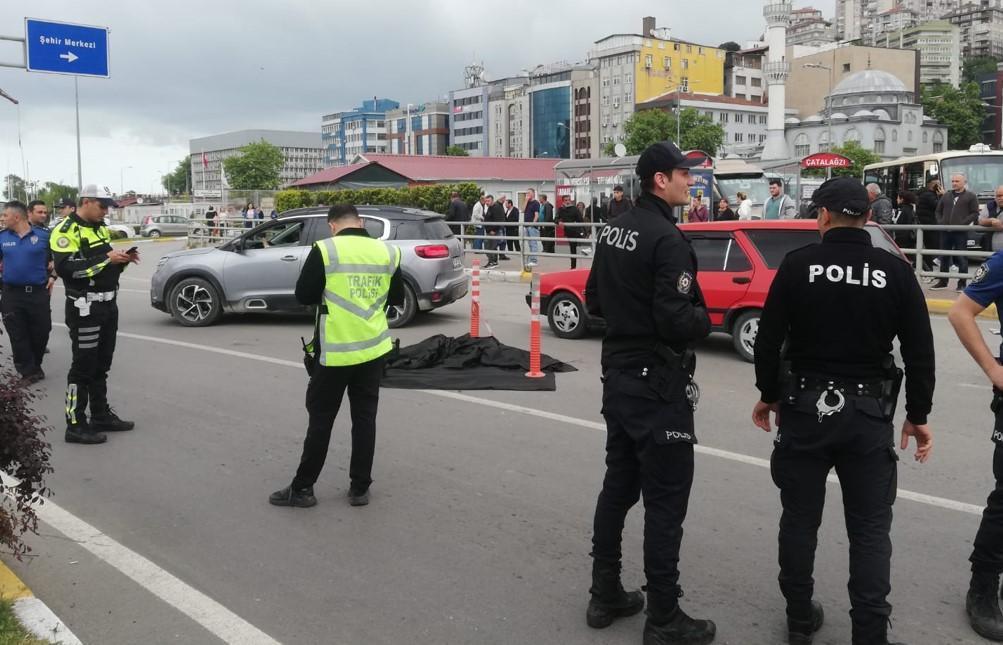 Yaya geçidinden geçerken feci şekilde can verdi