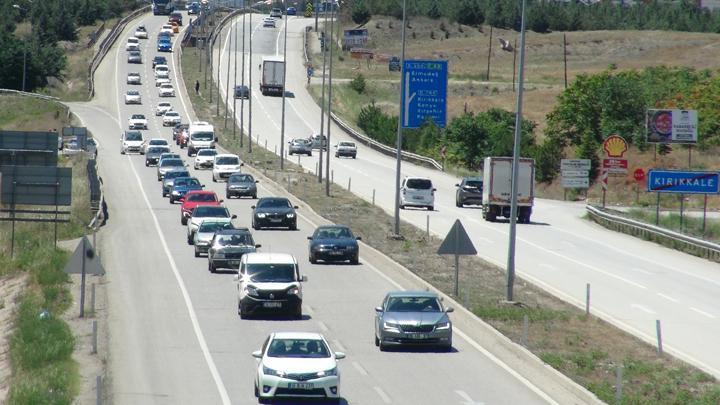 43 ilin geçiş güzergahı olan 'kilit kavşak'tan bayram tatilinde 1 milyon 757 bin araç geçti