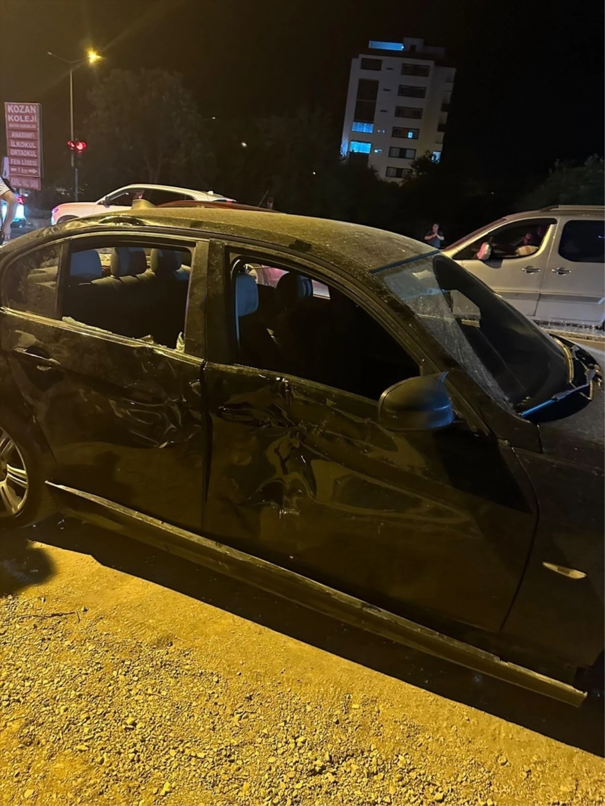 Adana'da otomobil ile motosiklet çarpıştı: 3 kişi yaralandı