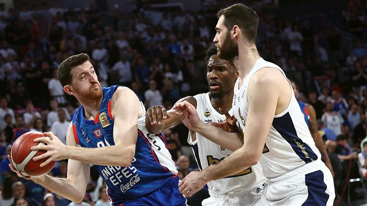 Anadolu Efes - Fenerbahçe Beko maç sonucu: 70-101 | Fenerbahçe'nin şampiyonluk için son bir adımı kaldı!