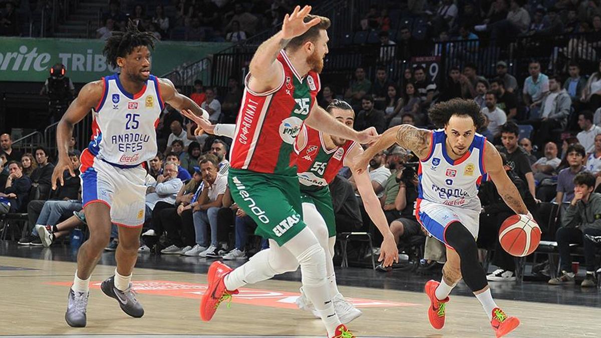 Anadolu Efes - Pınar Karşıyaka maç sonucu: 82-68 | Seri 2-0'a geldi!