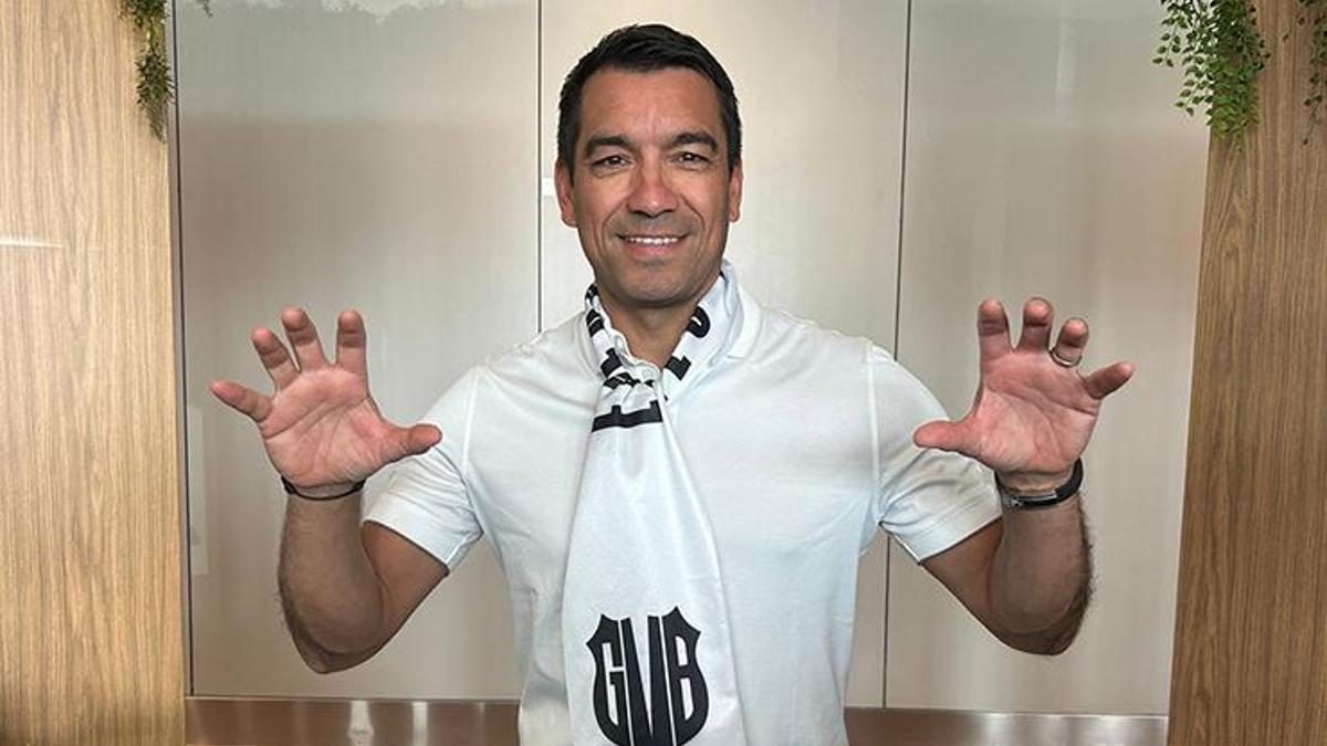 Beşiktaş'ta Giovanni van Bronckhorst dönemi resmen başladı!