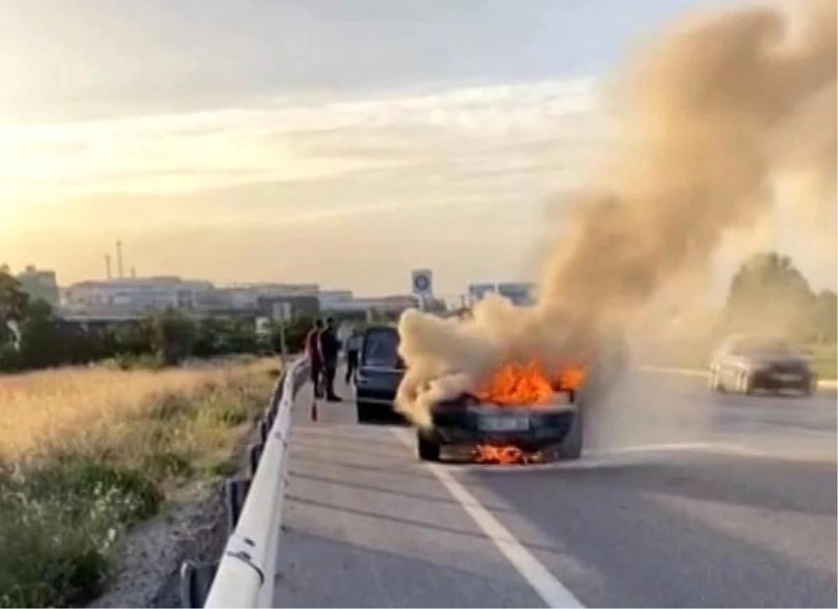 Beyşehir'de Otomobil Alev Alev Yandı