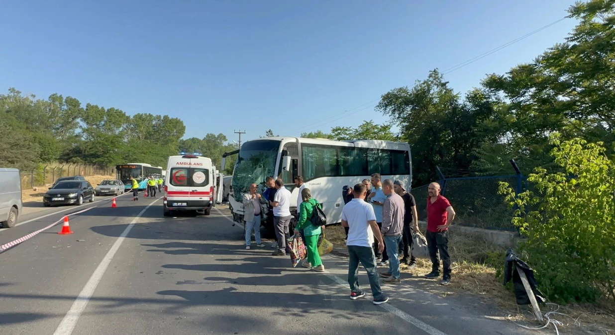 Çorlu'da feci kaza: minibüs ile midibüsün çarpışması sonucu 2 ölü, 9 yaralı