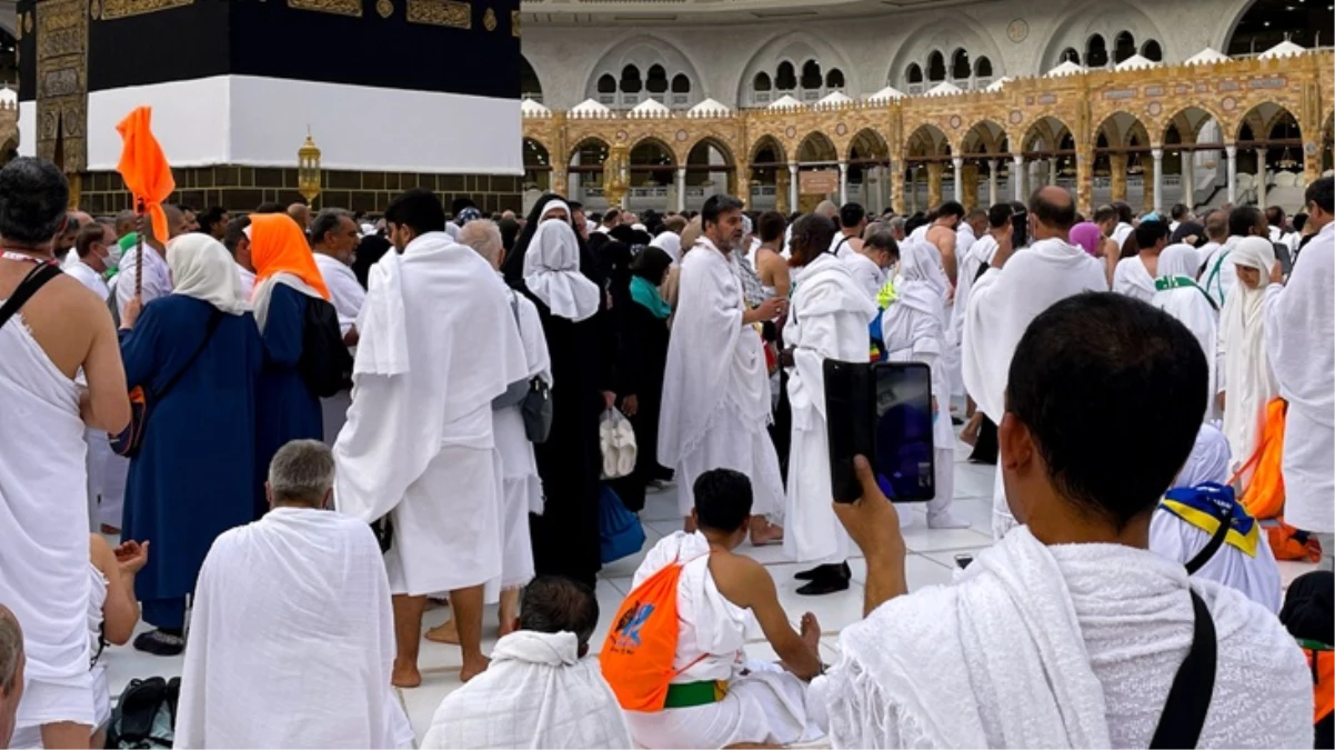 Diyanet'ten hacı adaylarına uyarı: Kabe'yi fotoğraf çekme, canlı yayın yapma platformuna dönüştürmeyin